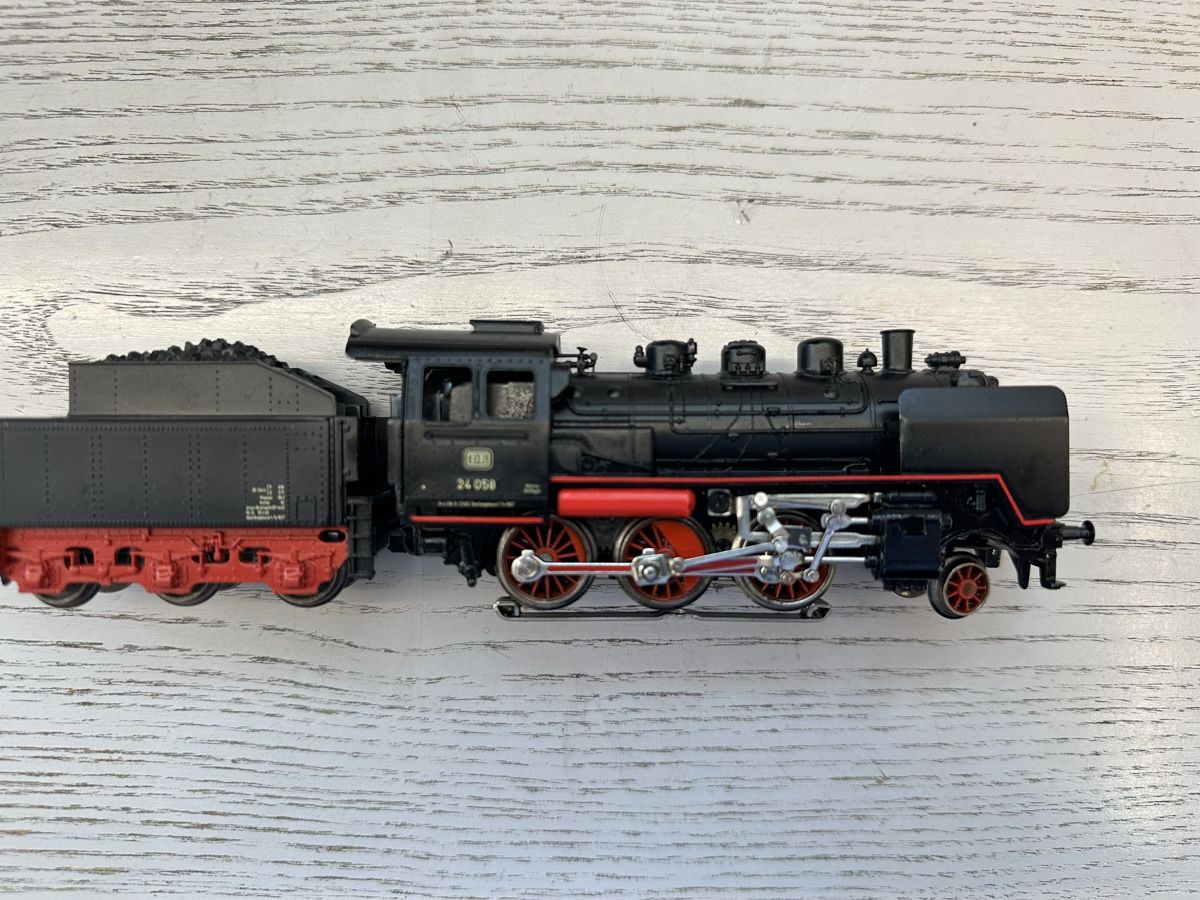 Märklin Modellini di ferrovie: Märklin 3003 DB BR 24 – Usato da Lupsingen venduto da New-Haven 3