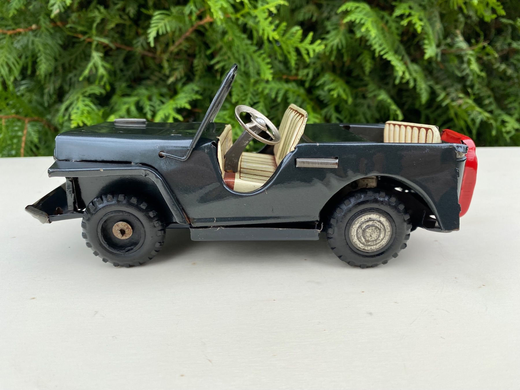 Giocattoli: alter Jeep aus Blech Made in Japan – Difettoso da Feldbach venduto da Olive1