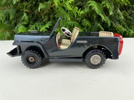 alter Jeep aus Blech Made in Japan