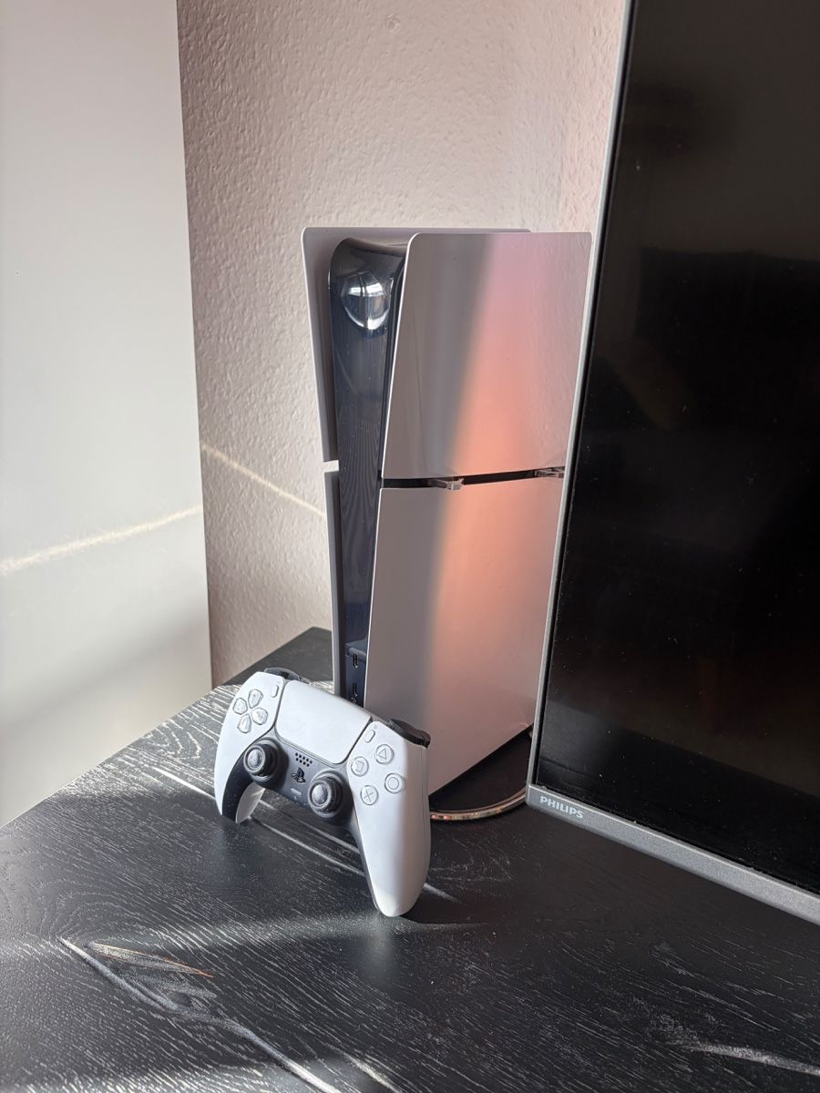 Sony Konsolen: Sony PlayStation 5 Slim Console with Controller Like New – Neu (gemäss Beschreibung) aus Zürich von Mss_sen 5