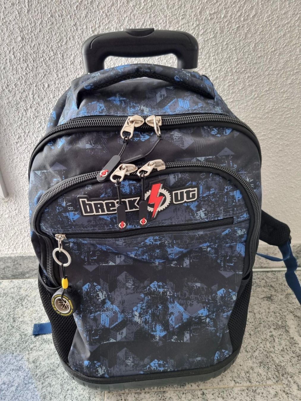 Borse & Zaini: Breakout Schulrucksack Trolley / Rollrucksack Blau Schwarz – Nuovo (secondo la descrizione) da Basel venduto da Fruchtkorb