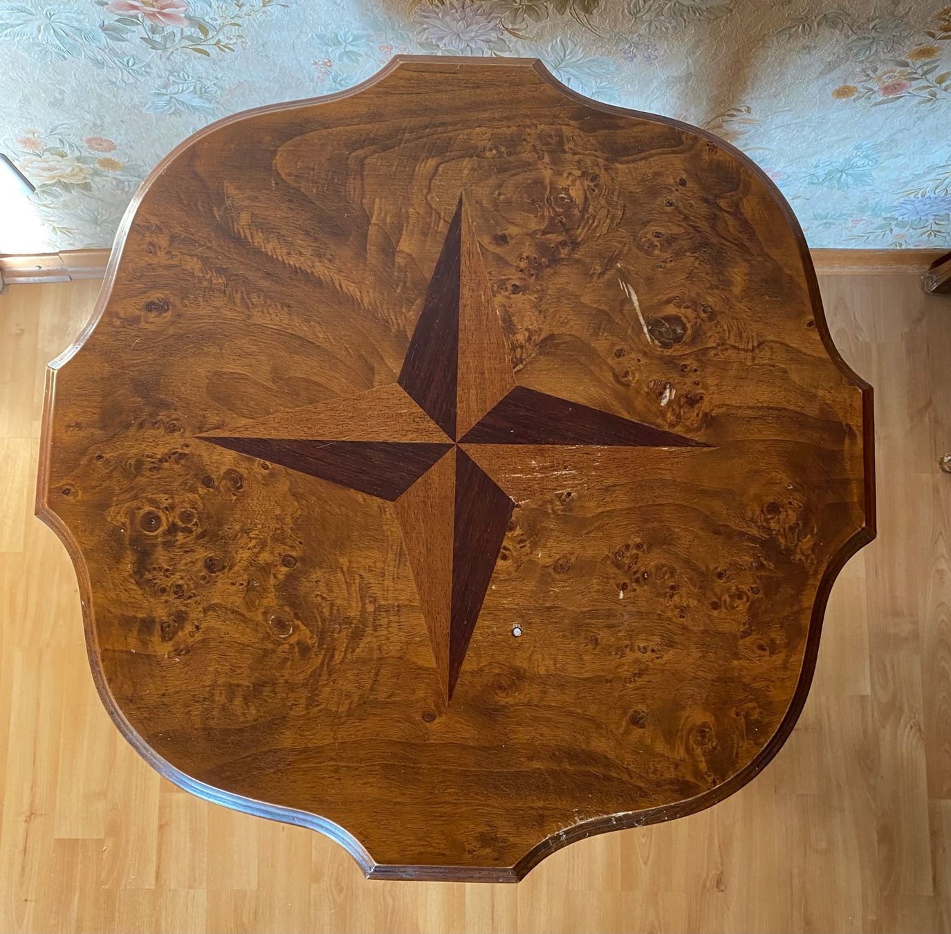 Tavoli: Table guéridon en bois – Usato da Bussigny venduto da jotryfs 2