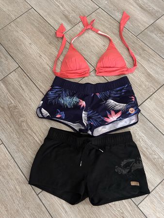 Bikini Cup C Watercult, Badeshorts M Roxy, M Protes