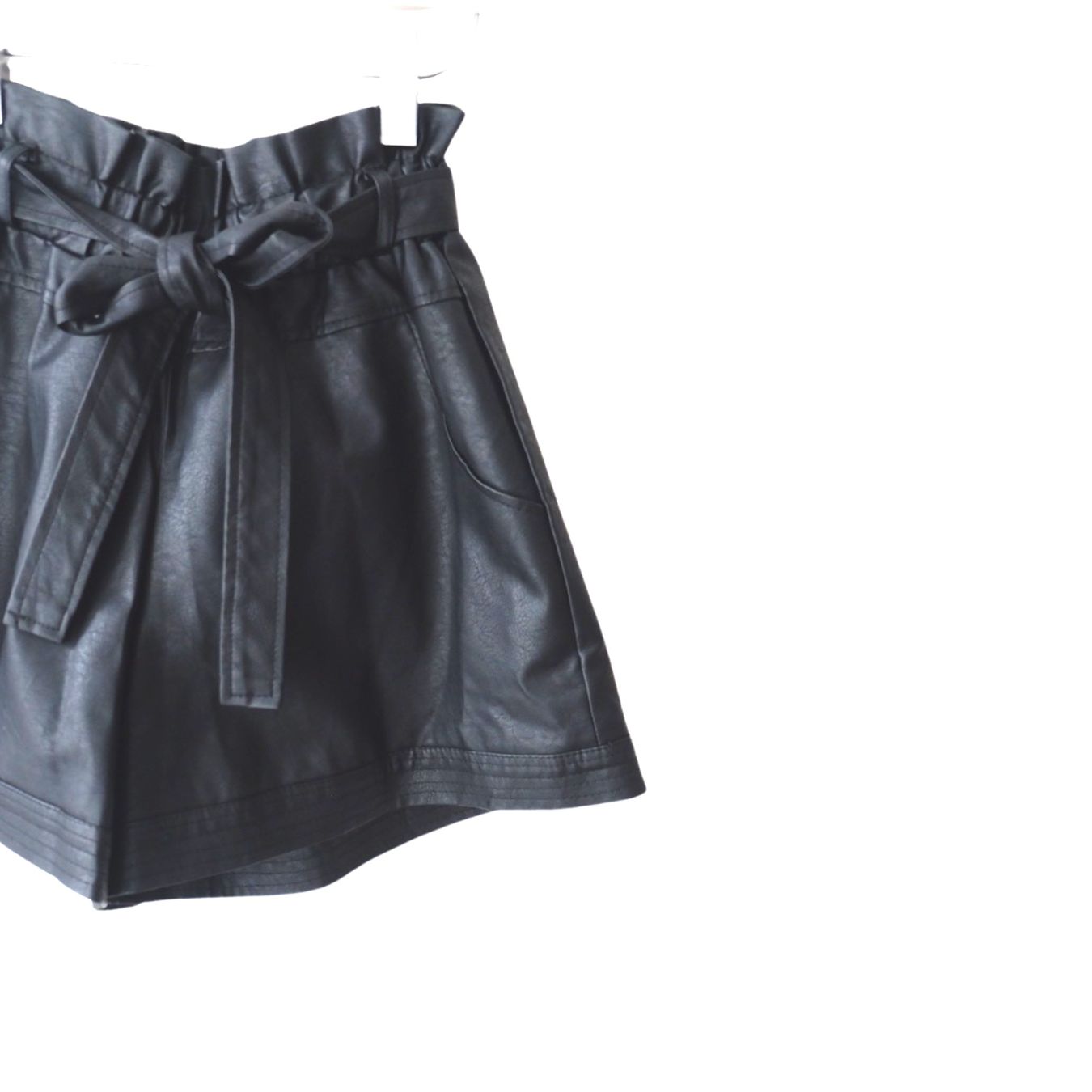 Pantaloni: SHORTS aus Kunstleder  - neu - – Nuovo (secondo la descrizione) da Jona venduto da vanessasupermarket20 5