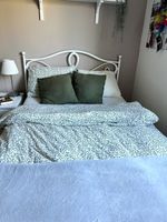 Gemütliches Bett (120x200)