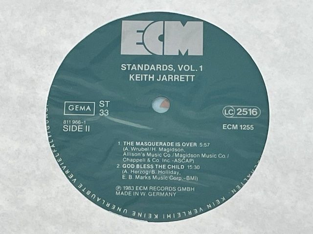 Dischi in vinile: KEITH JARRETT / PEACOCK: STANDARDS VOL 1 - ECM – Nuovo (secondo la descrizione) da Fahrwangen venduto da Swirl2 2