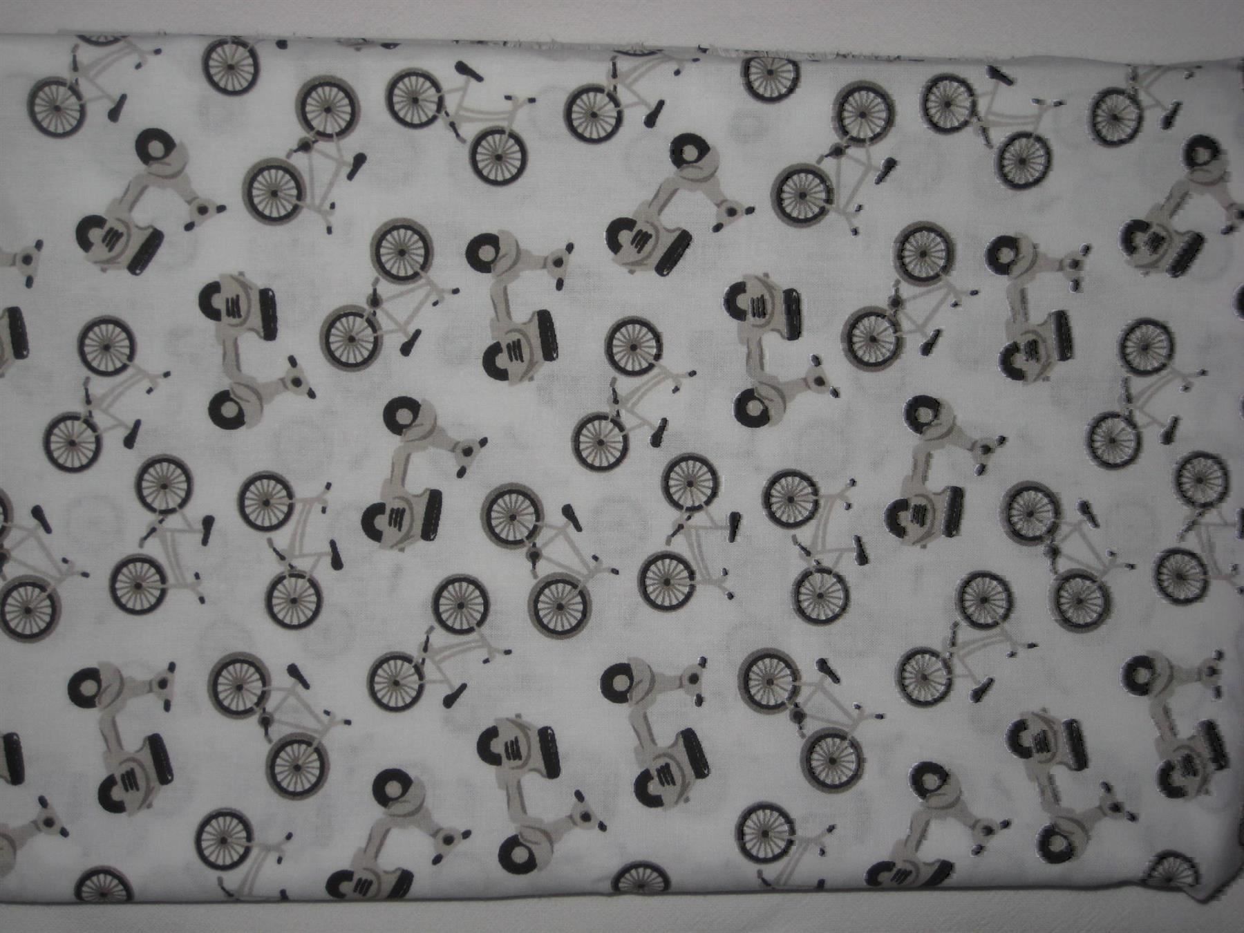 Stoffe: Baumwollstoff weiss mit schwarz/graue Velo/Roller – Neu und originalverpackt aus Füllinsdorf von Schlupp