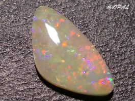 theOPAL*** GRAY BASE OPAL 0,75ct (Australien) ***