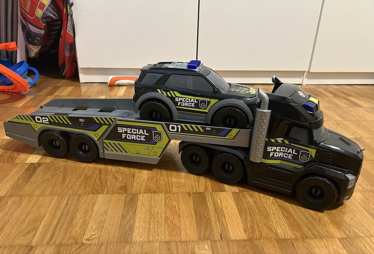 Jouets: Spielzeug LKW mit Auto – D'occasion à Mellingen par sci_pgd8