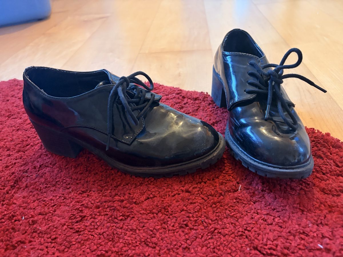 Scarpe da donna: Loaffers vernies  – Usato da Lavigny venduto da Lea_9rxv