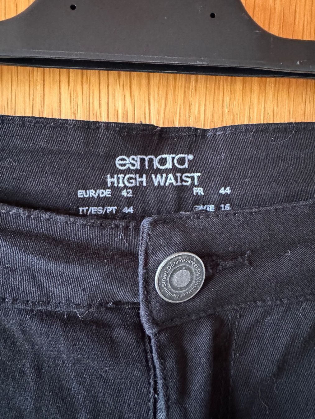 Jeans: Klassische Damen Jeans Esmara Gr. 42 – Usato da Grosswangen venduto da SALE_SALE_SALE 1