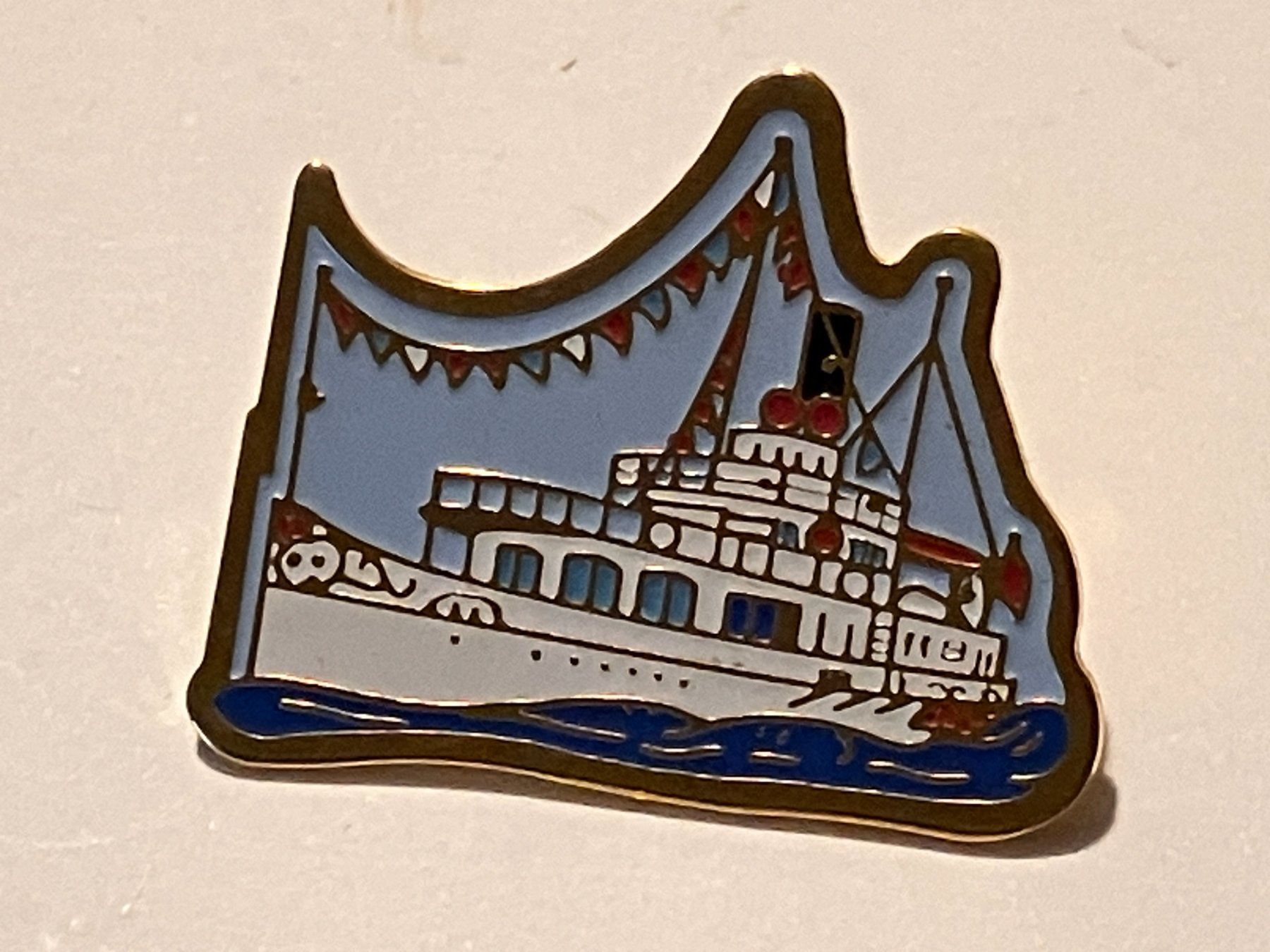 Plaketten & Abzeichen: 1 Pin DS Blümlisalp Dampfschiff – Gebraucht aus Basel von djwwpp