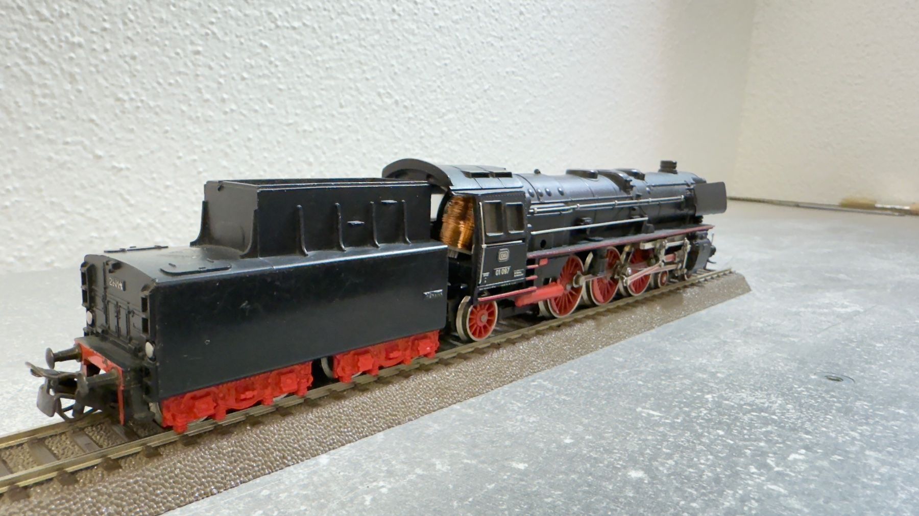 Märklin Modelleisenbahnen: Märklin 3048-2 Dampflok DB 01097 H0 / AC – Gebraucht aus Schlieren von rat_lq6b