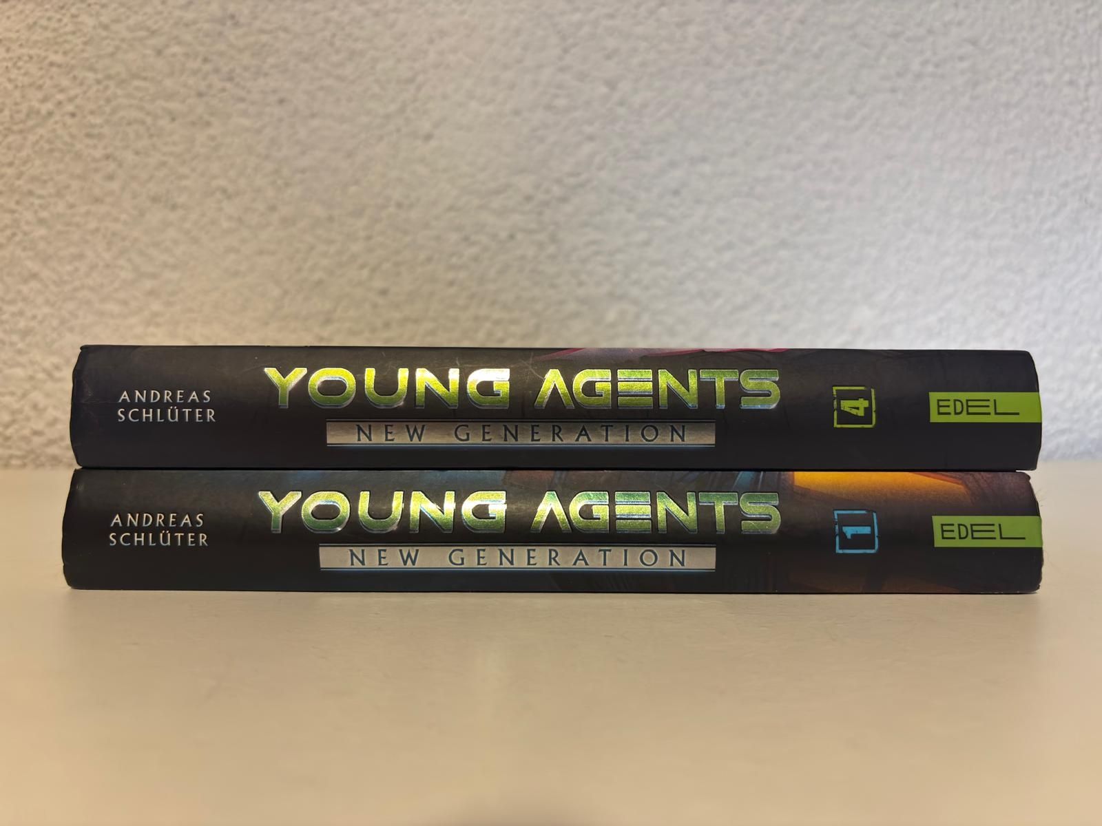 Libri: Young Agents New Generation, 2 Bücher – Nuovo (secondo la descrizione) da Langnau am Albis venduto da eyl_8bts 2