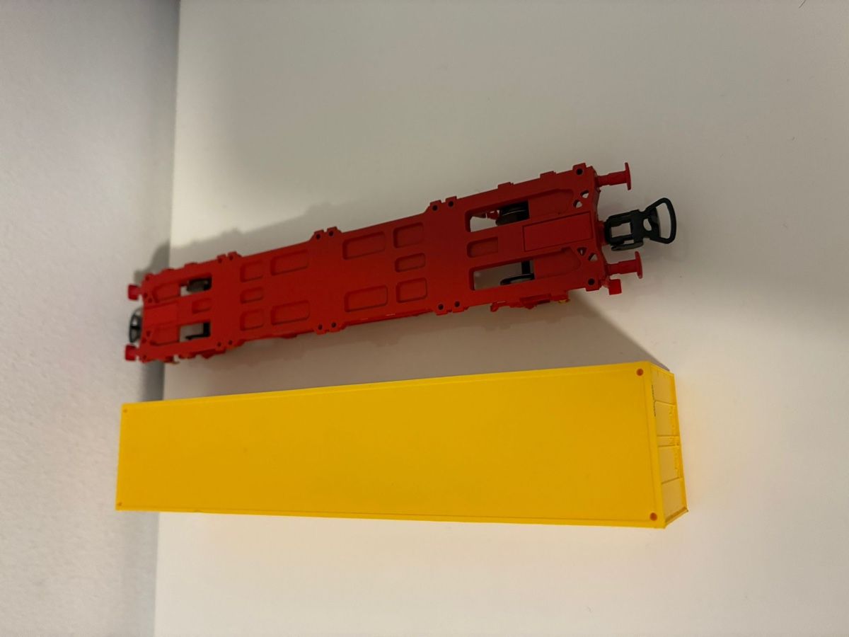 Piko Modelleisenbahnen: Wagen DHL Piko – Gebraucht aus Stans von lor_p8xh 3