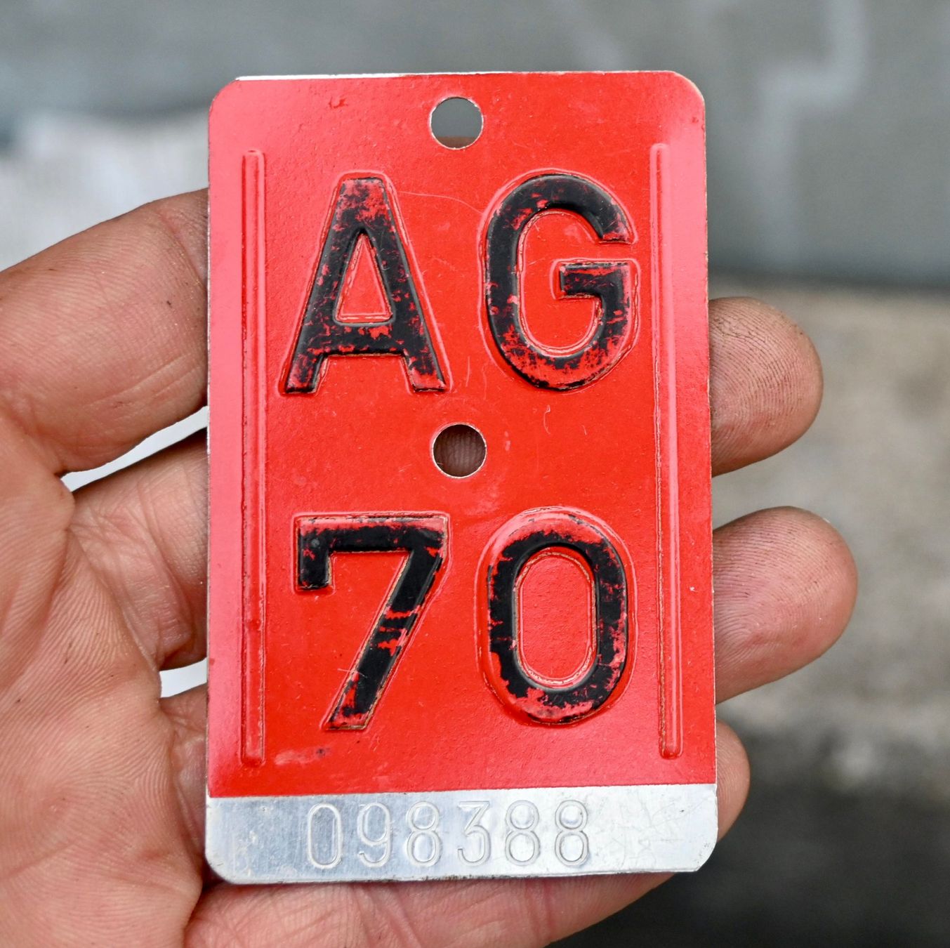 Insegne: Velonummer AG 70 von 1970 - Aargau – Usato da Pfaffhausen venduto da mono_rec