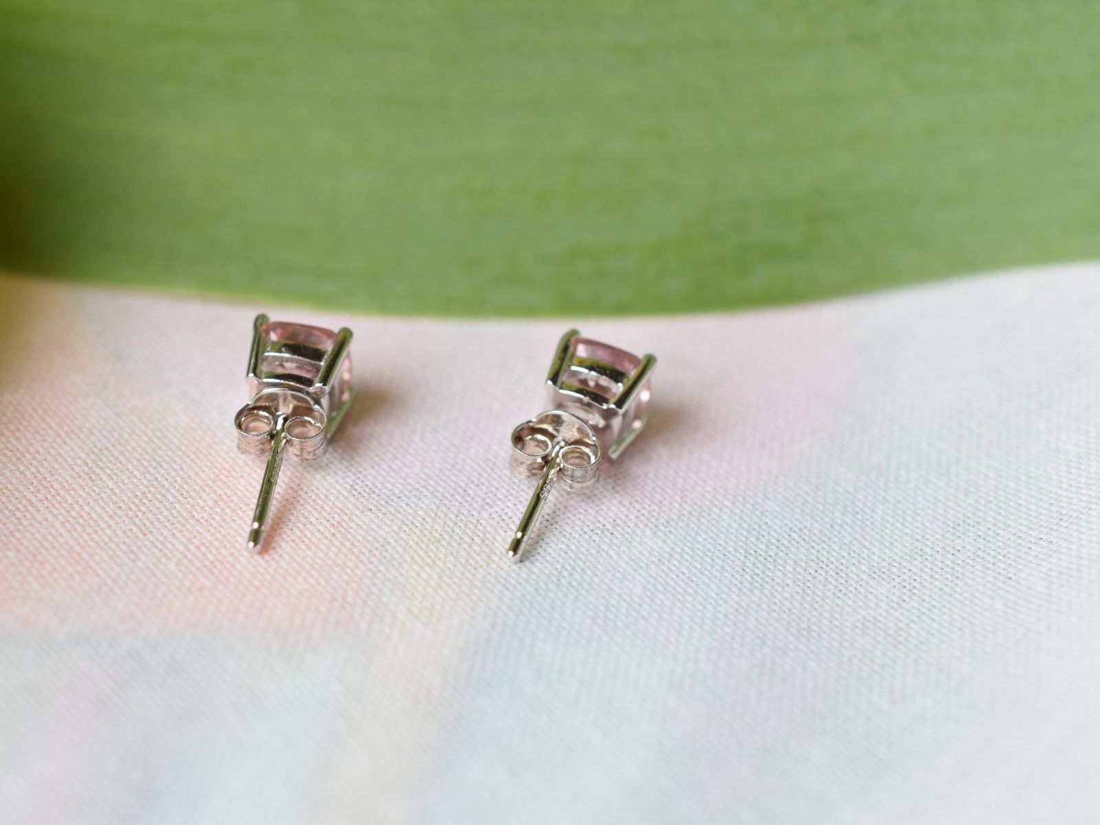 Orecchini pendenti & Orecchini a lobo: Elegante Silber Ohrstecker, rosa Steinchen – Nuovo e nell'imballaggio originale da Laufen venduto da flowerfan 2