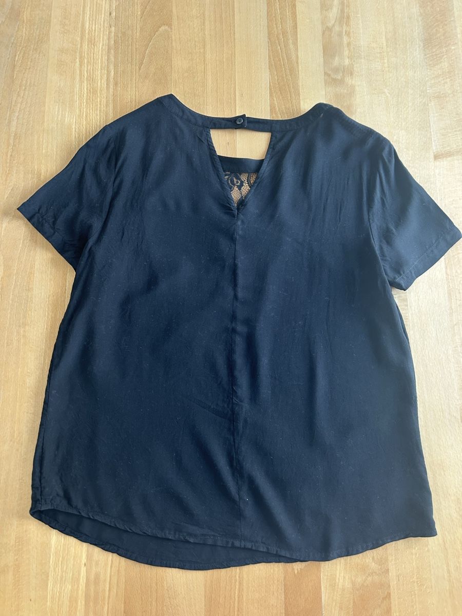 Camicette: Schwarze Bluse mit Spitze, Grösse S, Sommerlich leicht – Usato da Zürich venduto da frauchi4 1