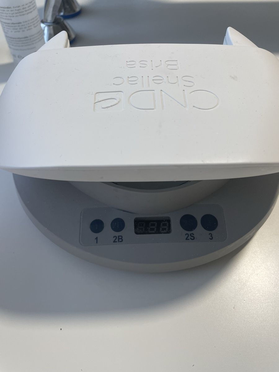 Cnd Lampen: CND Shellac Brisa LED Lampe – Gebraucht aus Balsthal von TianaMo
