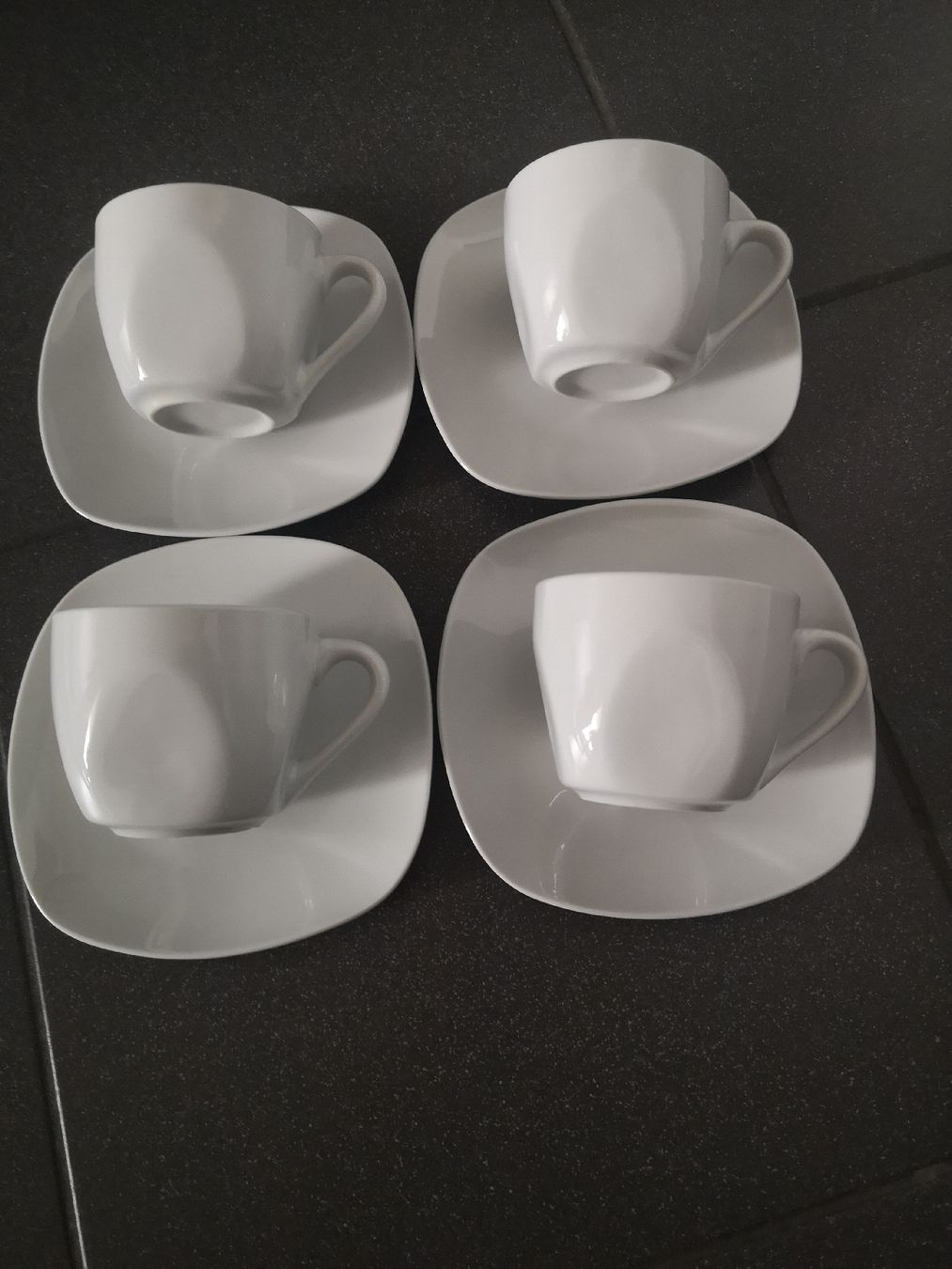 Set di piatti: wunderschöne Kaffeetassen mit Untertassen – Nuovo (secondo la descrizione) da Dietikon venduto da aro_mr6l 1