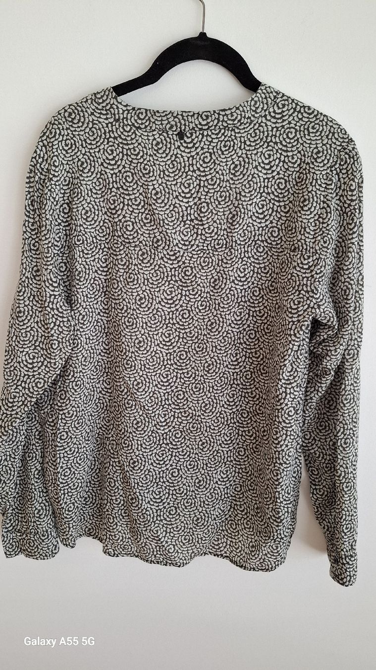 Nile Camicette: Chemisier Nile Taille S - Élégant et confortable! – Usato da Payerne venduto da wardi11 2