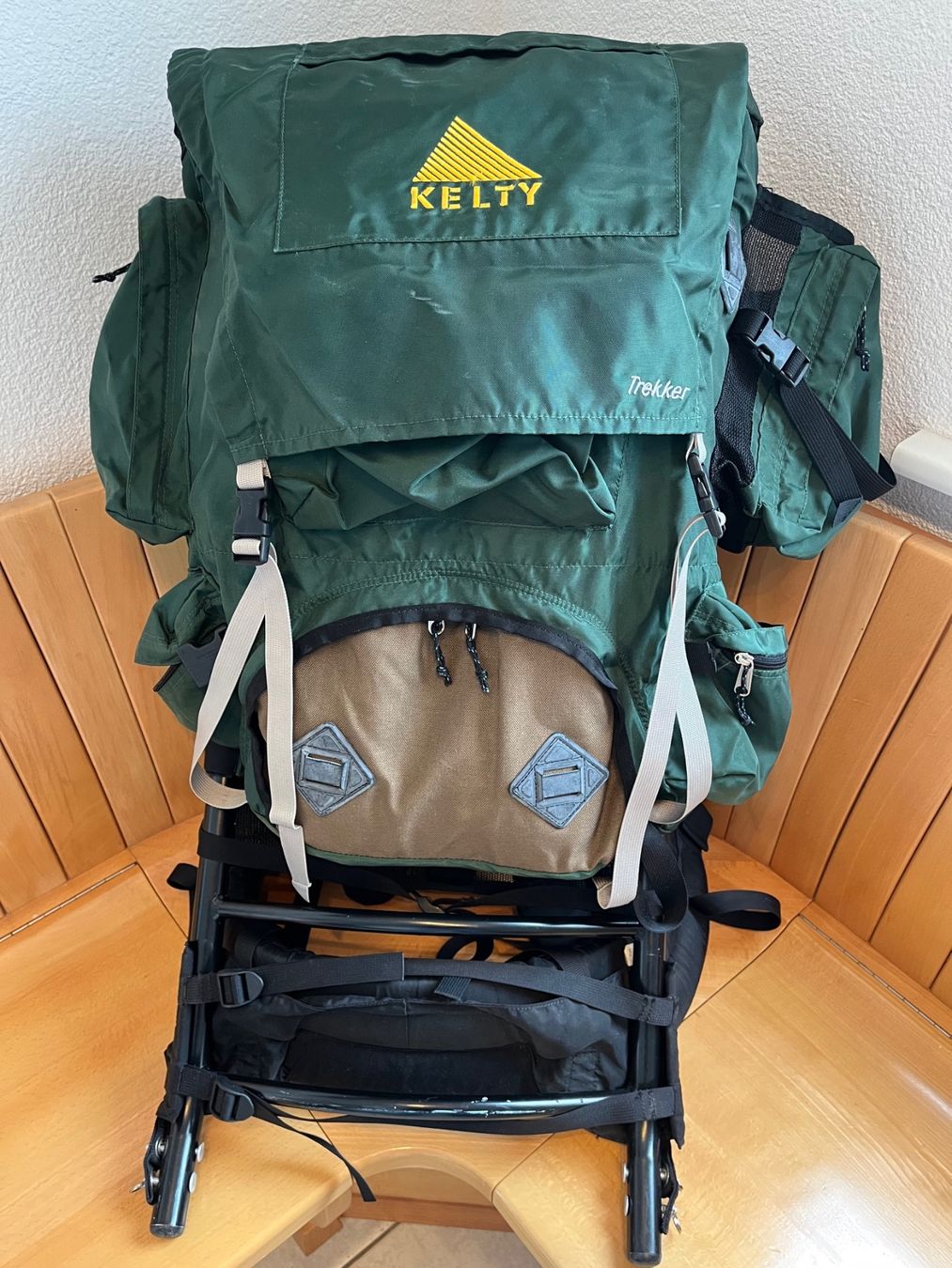 Zaini: Rucksack Kelty Model Trekker Grün – Usato da St. Pelagiberg venduto da 1MagicMoment