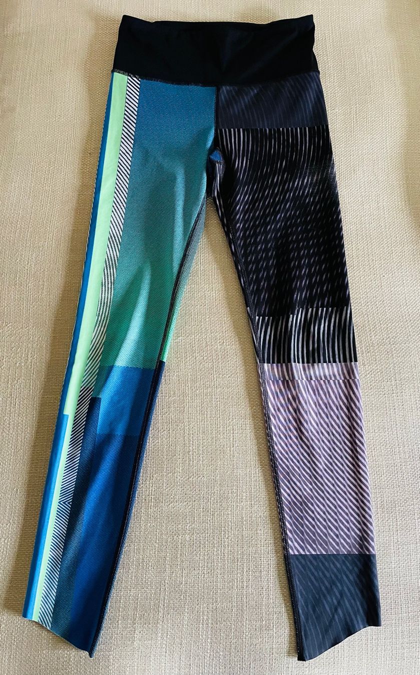 Leggings: Stylische Under Armour Leggings/Élégant legging Under Armour – Gebraucht aus Vico Morcote von Muru