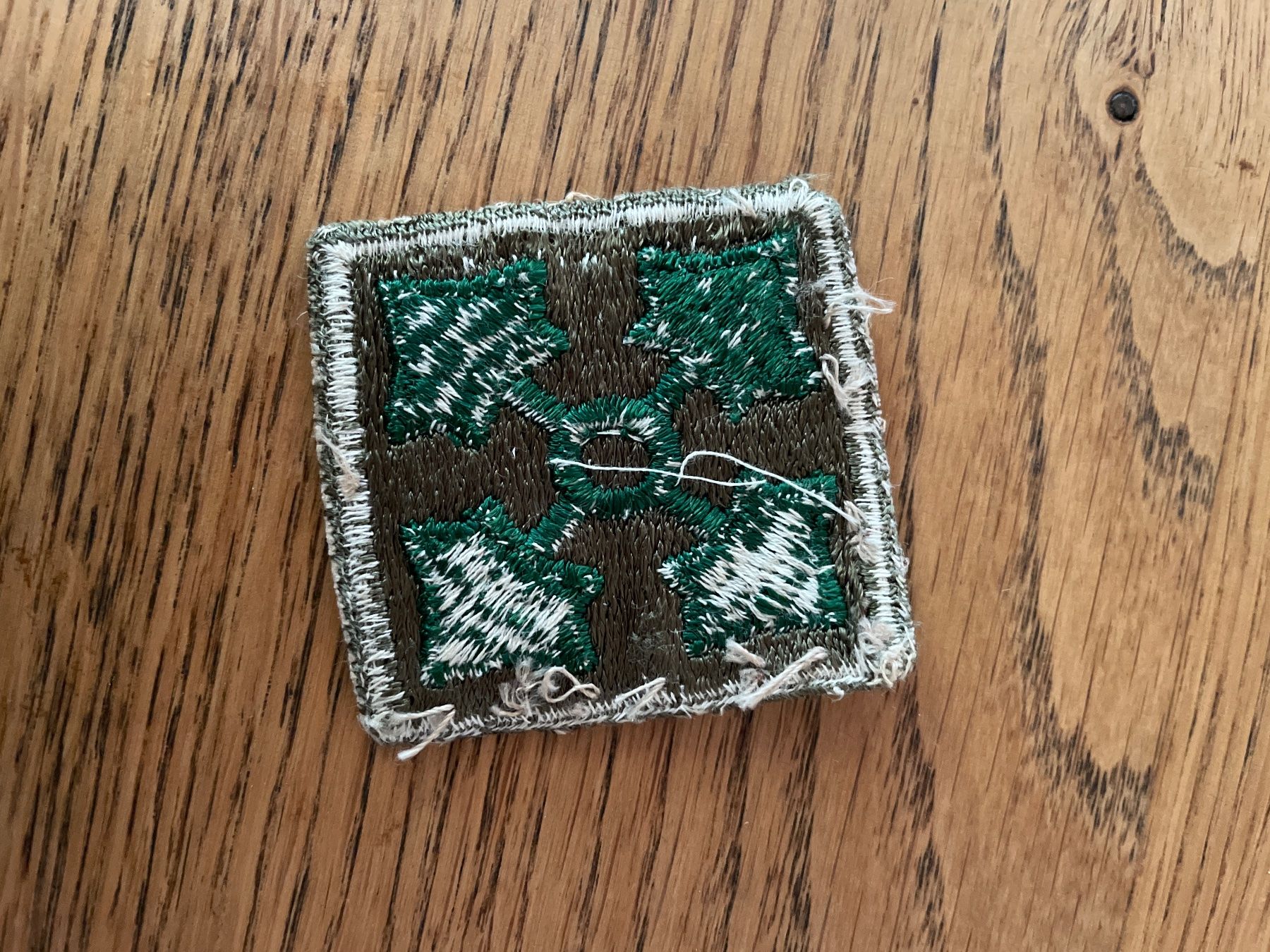 US Army Uniformen: U.S. Army patch Original WW2 4th division (d-day) – Gebraucht aus Oberbütschel von Woodie2005 1