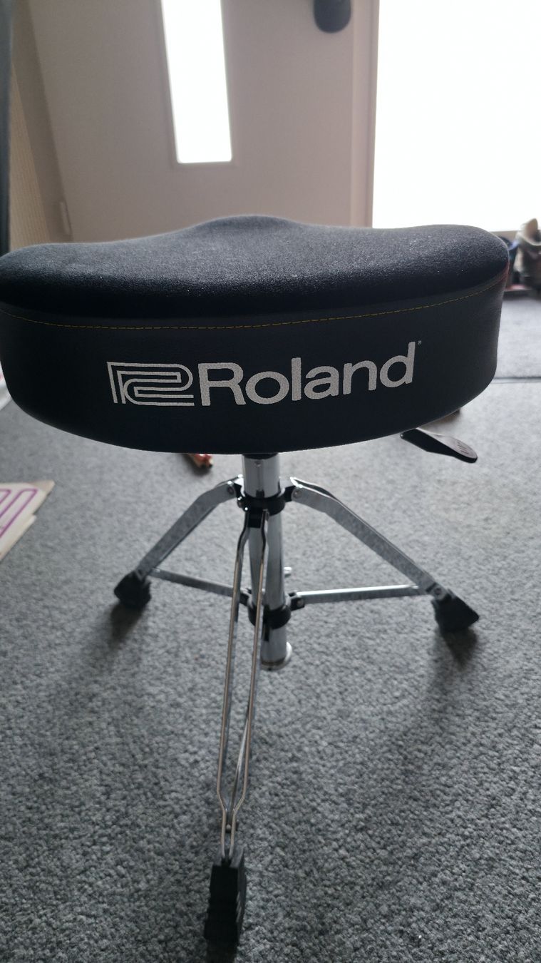 Roland Strumenti musicali: Roland Octapad-30 mit Sitz, Stand, 3 Pedale – Usato da Illighausen venduto da emlyndavies 2