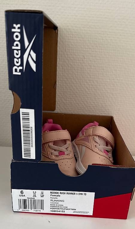 Scarpe per ragazzi: Reebok 22 baby schuhe  – Usato da Zürich venduto da litlt 1