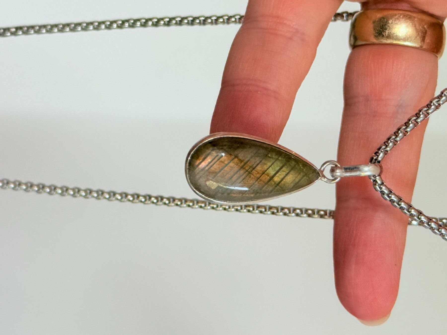Ketten: Collier avec labradorite - Élégant & Naturel! – Neu und originalverpackt aus Genève von AWWA 1