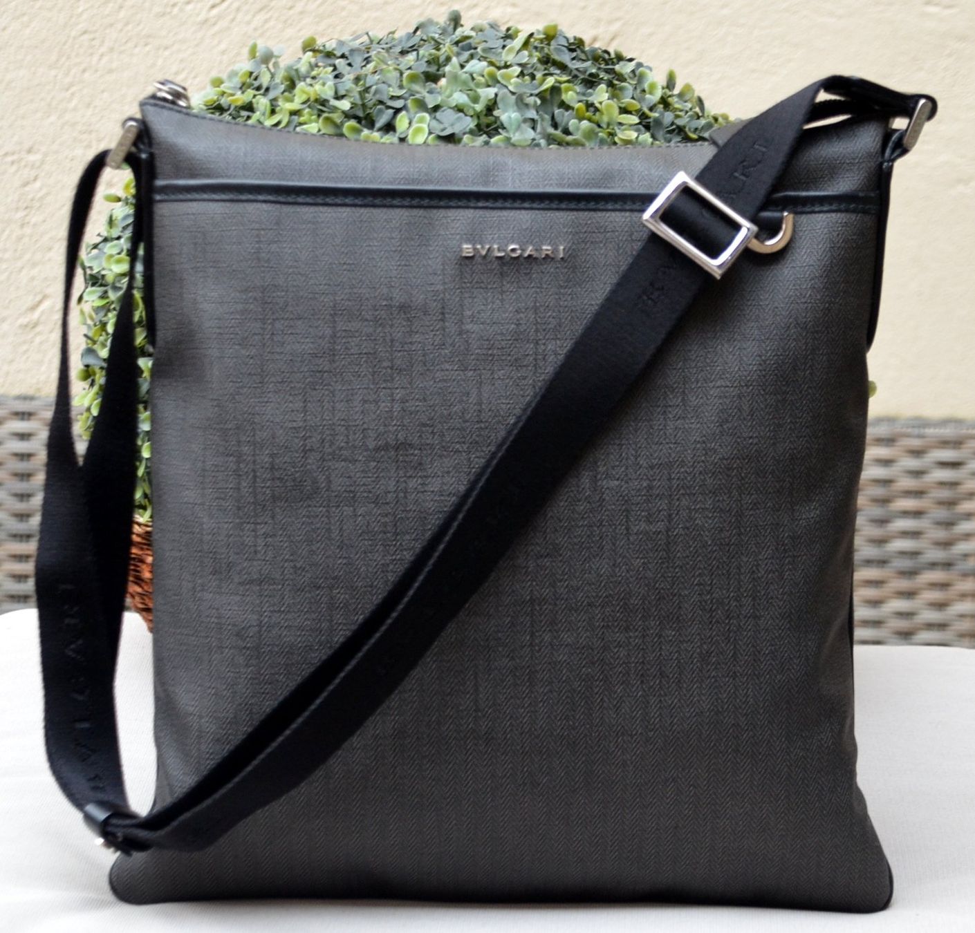 Bulgari Taschen: Bvlgari Tasche / sac Messenger – Gebraucht aus Collonges von arashee