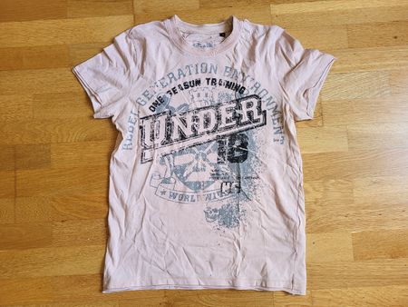 modische schöne t-shirt baumwolle
