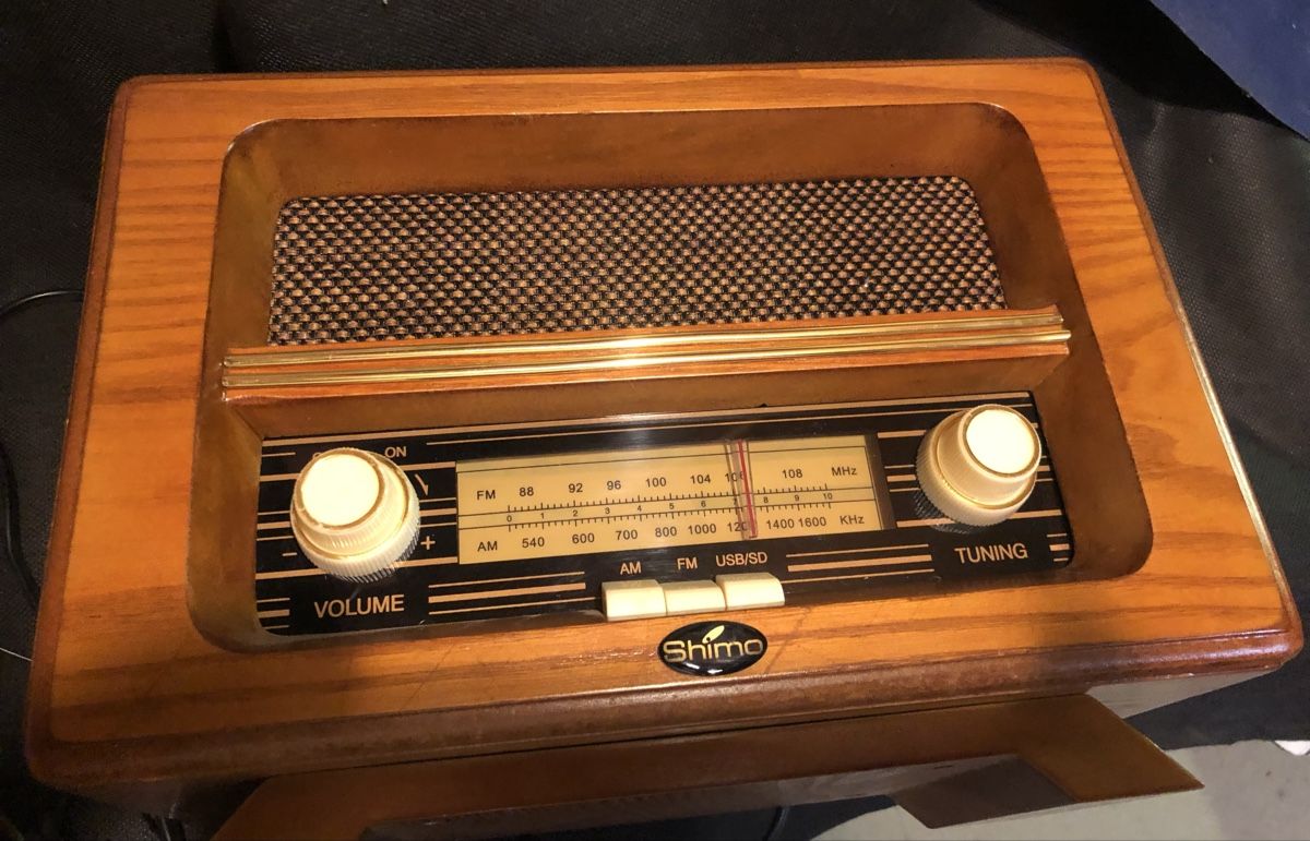 Radios: Retro Holzradio mit USB/SD Anschluss – Gebraucht aus Basel von salvagi