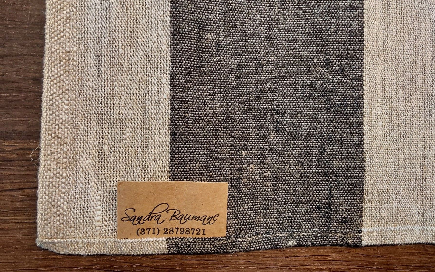 Altra biancheria da tavola: 2 Tischsets Sandra Baumane mit Holzmesser neu – Nuovo e nell'imballaggio originale da Köniz venduto da scopello12 3