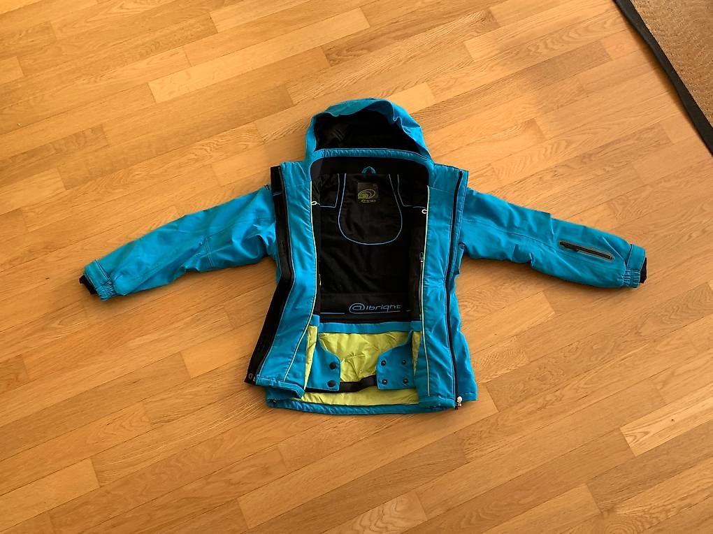 Jacken: Ski-/Snowboard Jacke – Gebraucht aus Dornach von jon_687v 1