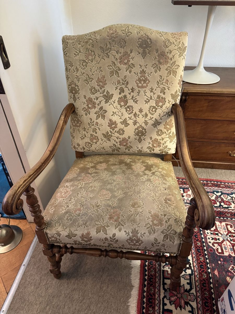 Fauteuils: Antiker Sessel – D'occasion à Basel par LemmyS