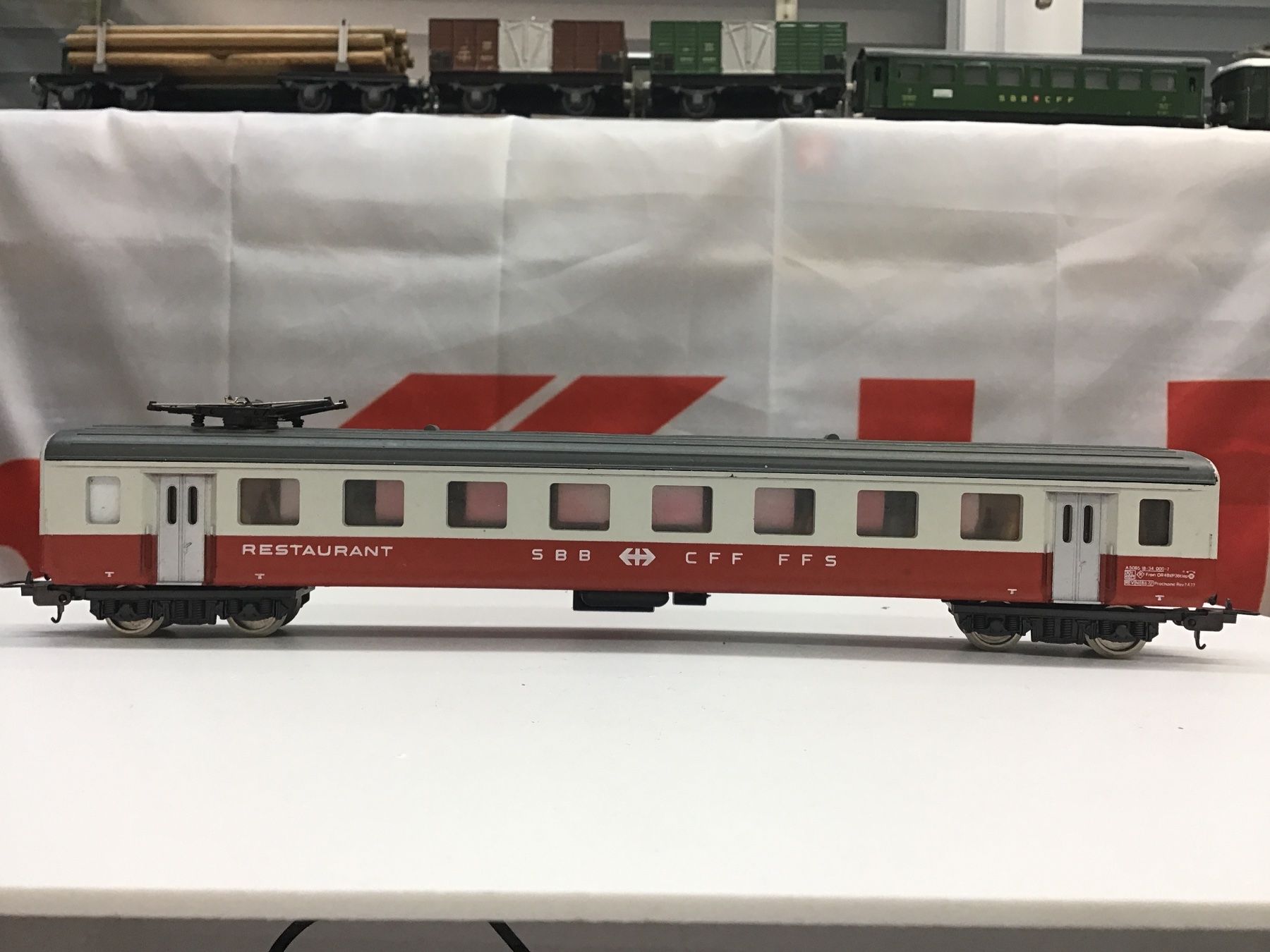Lima Modellini di ferrovie: SBB Speisewagen WR, rot/beige, H0 Lima – Usato da Männedorf venduto da Modelle-aller-Art