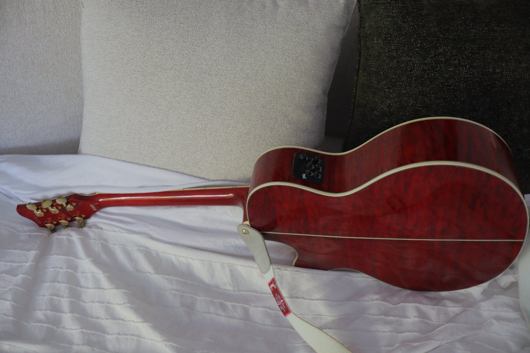 Musikinstrumente: LTD GITARRE - WIE NEU – Gebraucht aus ZEININGEN von NEW70 3