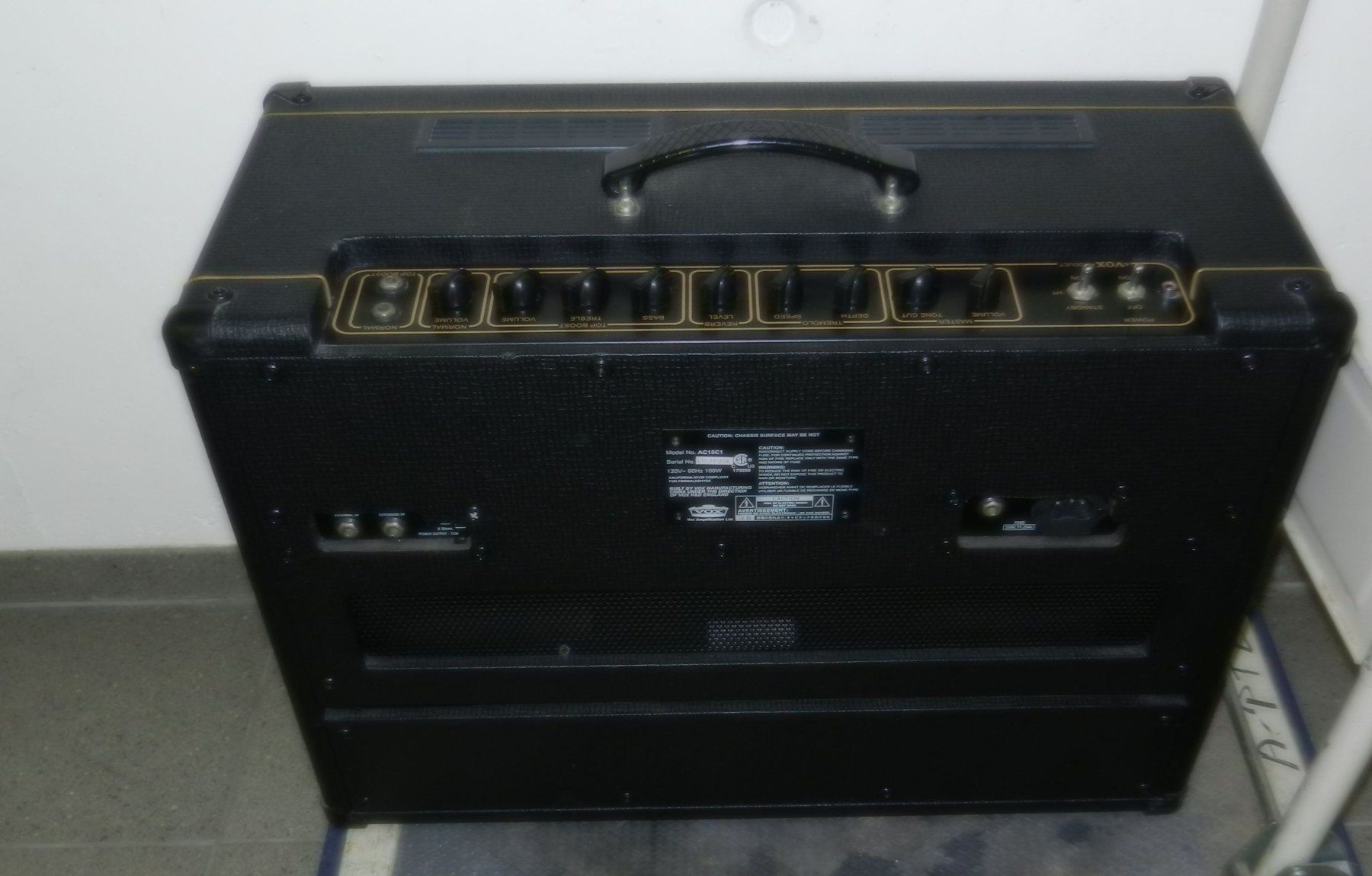 Vox Amplificatori: Vox Gitarren-Röhren-Combo AC15C1 – Usato da Männedorf venduto da livesteam 4