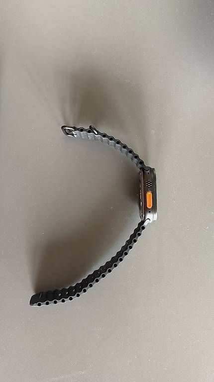 Smartwatch: Apple Watch Ultra 2 – D'occasion à Fribourg par giu_r99y 3