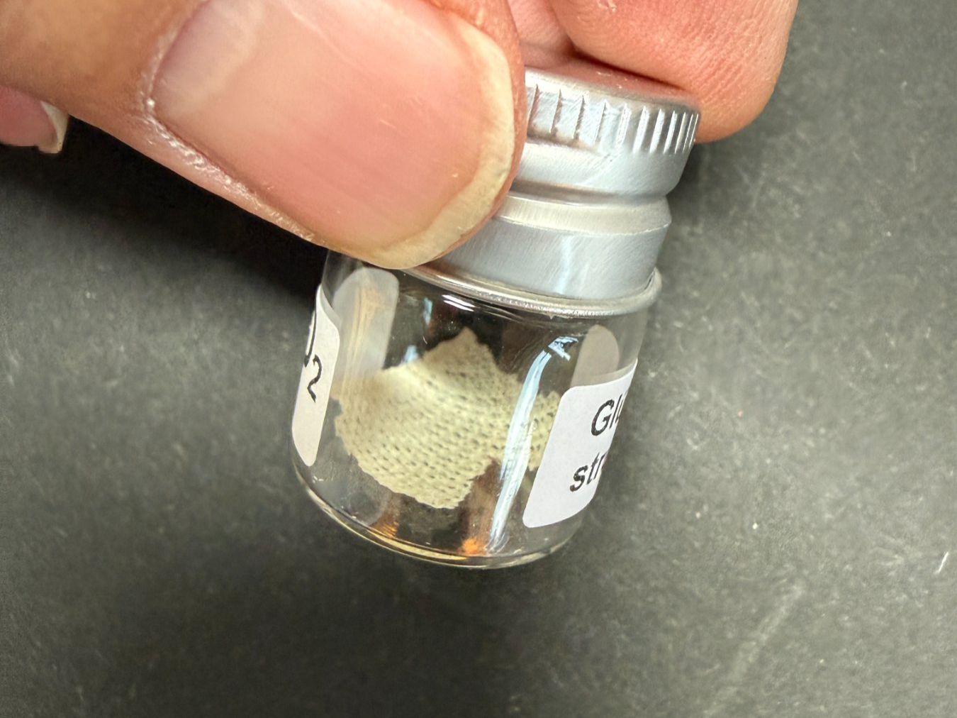 Lampen: Thorium Elementprobe, Stück eines alten Glühstrumpfes – Gebraucht aus Lützelflüh-Goldb von Elementis 1