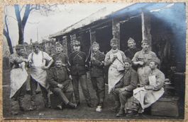 FOTO-AK KÜCHEN-MANNSCHAFT SCHWEIZER MILITÄR (?)