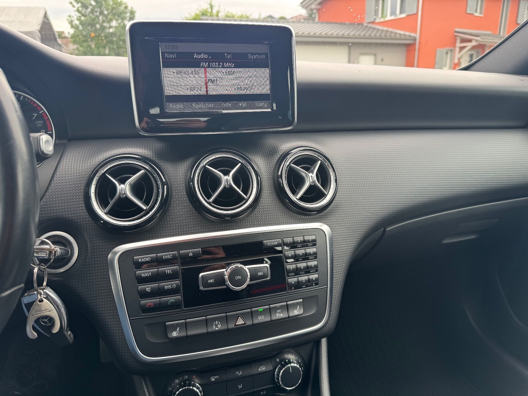 Mercedes-Benz Autos: Mercedes A180 Top Zustand – Gebraucht aus Flawil von tomic_loya 8