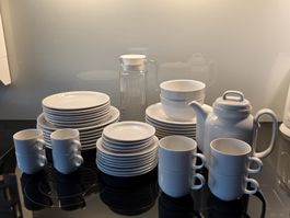 8 / 4 Teiliges Geschirrset Winterling