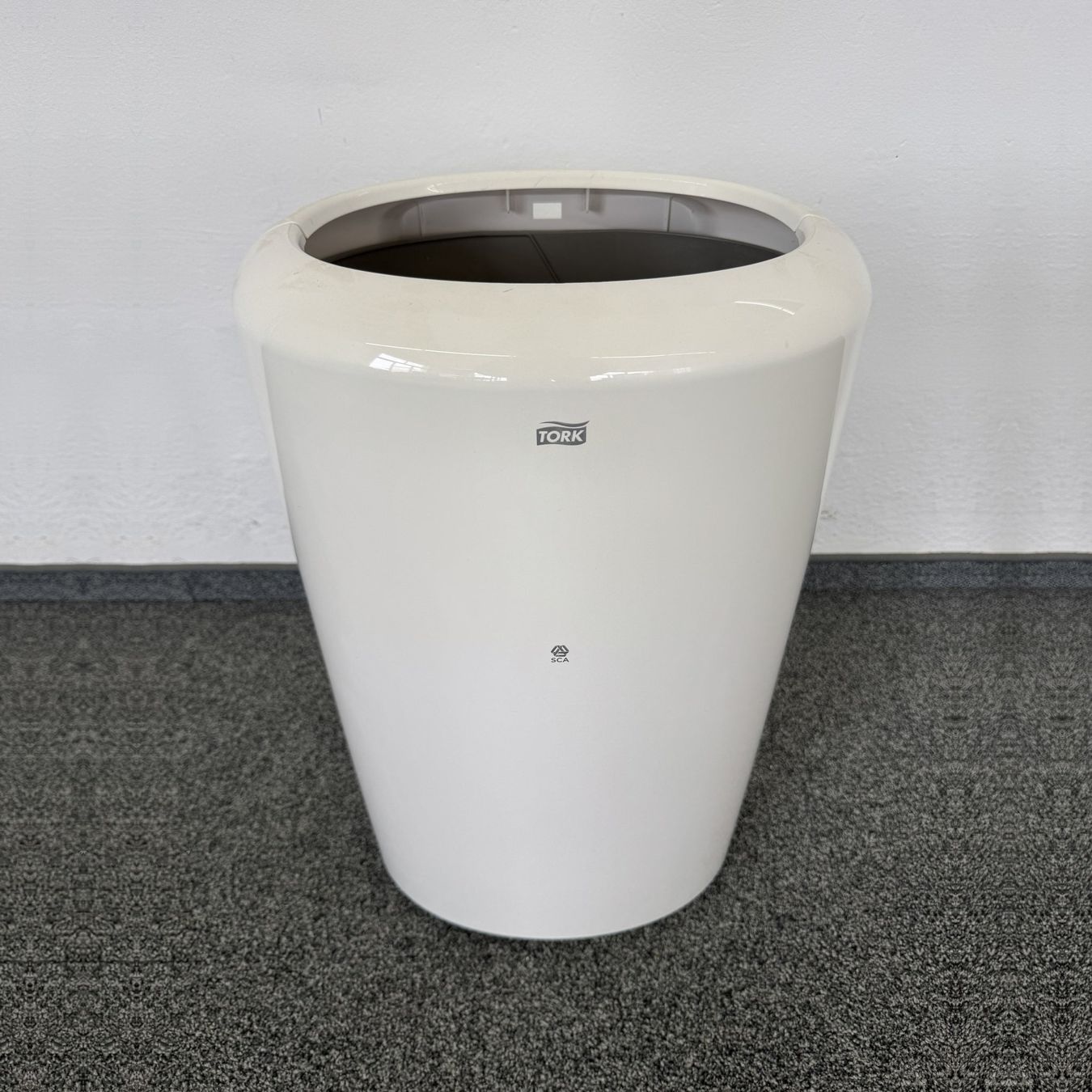 Set di tavolo e panche: Tork B1 Papierkorb – Usato da Schönenwerd venduto da mcofficeshop