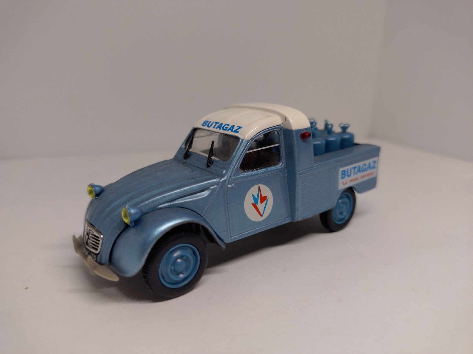 Norev Modellautos: Norev, Citroen 2CV pickup Butagaz – Gebraucht aus La Chaux-de-Fonds von Pierrot8404