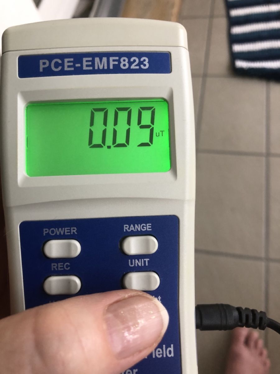 Mesurer: PCE-EMF823 Electromagnetic Field Radiation Tester – Neuf (Voir description) à Baltschieder par Miumiu21 2