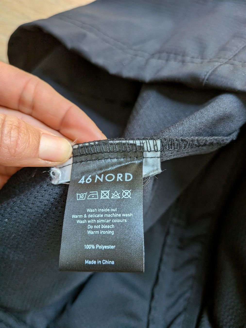 46 Nord Gilet & Giacche senza maniche: Outdoorweste Softshell 46 Nord – Nuovo (secondo la descrizione) da Eschenbach SG venduto da SanFranciscoCalifornia 2