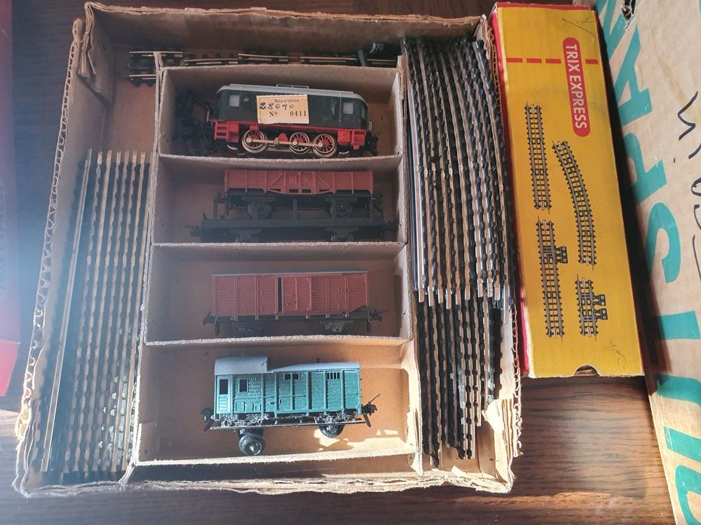 Lot De 3 Wagons De Marchandises Trix Express HO - 2 Rails - En Boîtes - Occasion